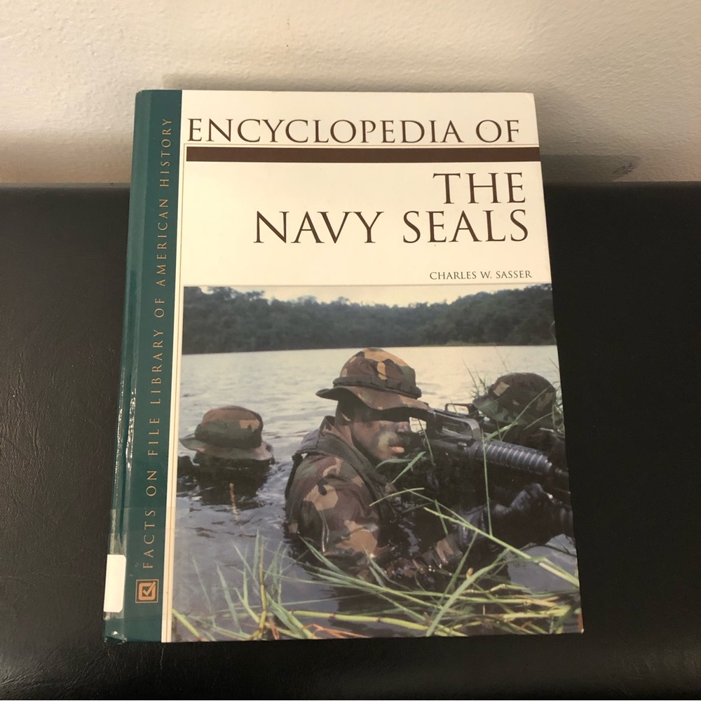 Encyclopedia of Navy Seals (Facts on File Library of American History) book